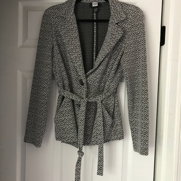 Blazer - Picture 1 of 2